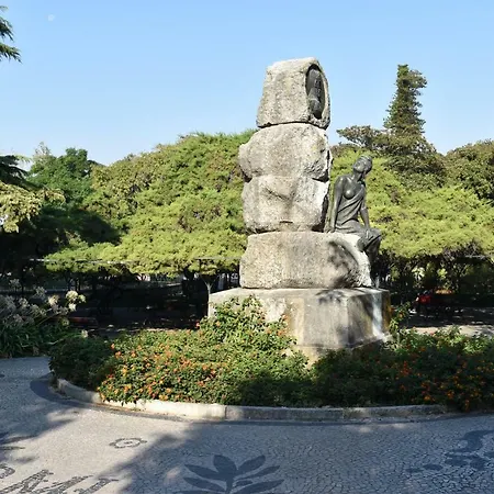 Architect-designed Loft In A Historic Hilltop Neighborhood * リスボン
