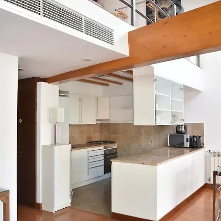 アパート Architect-designed Loft In A Historic Hilltop Neighborhood リスボン