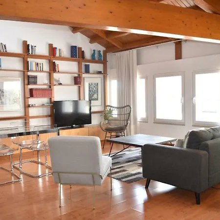 アパート Architect-designed Loft In A Historic Hilltop Neighborhood リスボン