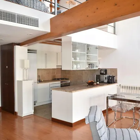 アパート Architect-designed Loft In A Historic Hilltop Neighborhood リスボン
