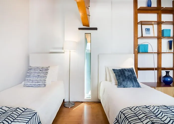 Architect-designed Loft In A Historic Hilltop Neighborhood Lejlighed