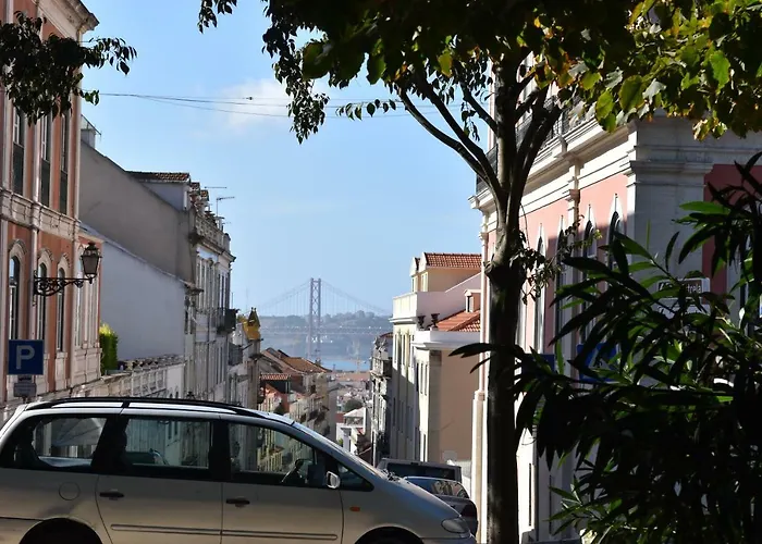 Architect-designed Loft In A Historic Hilltop Neighborhood Lejlighed Lisboa