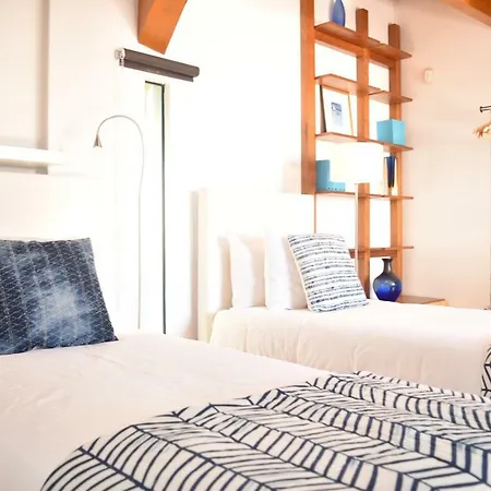 Architect-designed Loft In A Historic Hilltop Neighborhood Apartment *